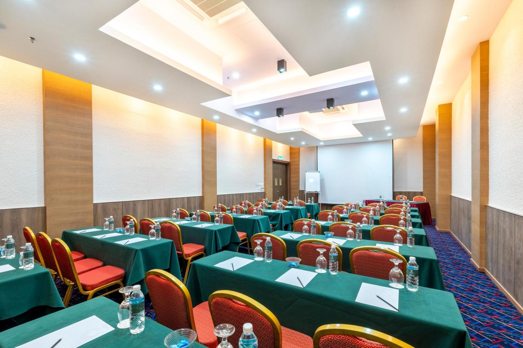 Arena Premier Hotel 芙蓉 外观 照片